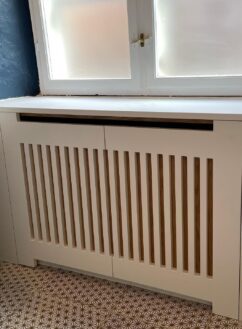 Radiatorskjuler skab